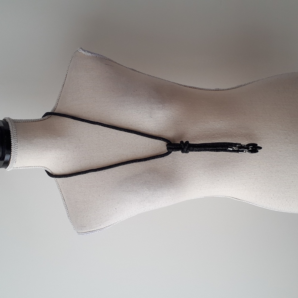 Black lariat necklace